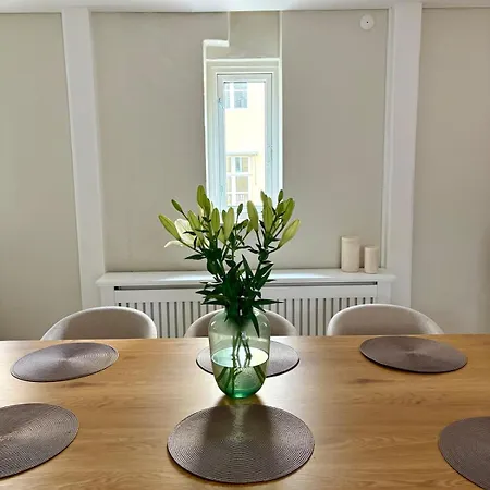 Peaceful Courtyard - Royal Palace & Marble Church * Kopenhagen