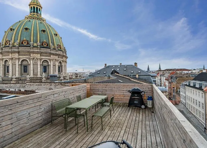 Peaceful Courtyard - Royal Palace & Marble Church Apartamento *