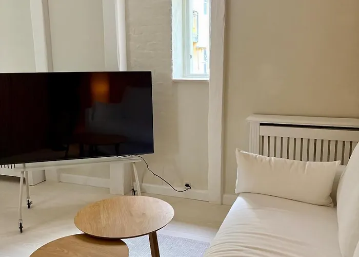 Peaceful Courtyard - Royal Palace & Marble Church Apartamento *