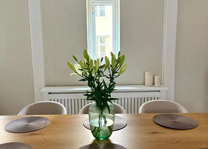 Peaceful Courtyard - Royal Palace & Marble Church * Copenhague